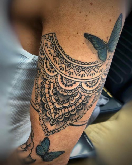 Maori Schmetterling Tattoo auf dem Arm